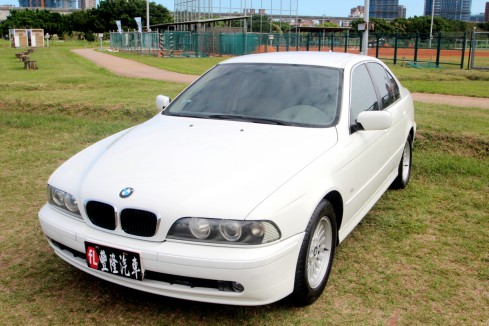 BMW 5 SERIES SEDAN E39 10.8萬 2001 新北市二手中古車