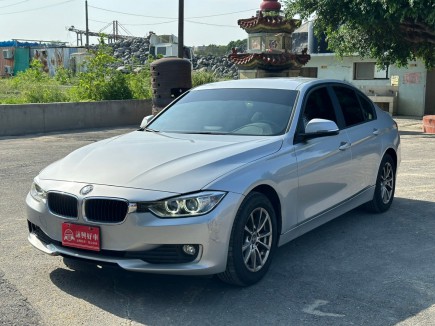 BMW 3 SERIES SEDAN F30  43.8萬 2014 高雄市二手中古車